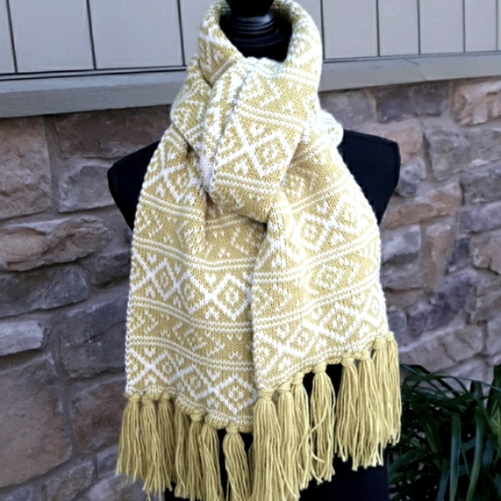 NWT OLD NAVY KNIT SCARF - Picture 1 of 9